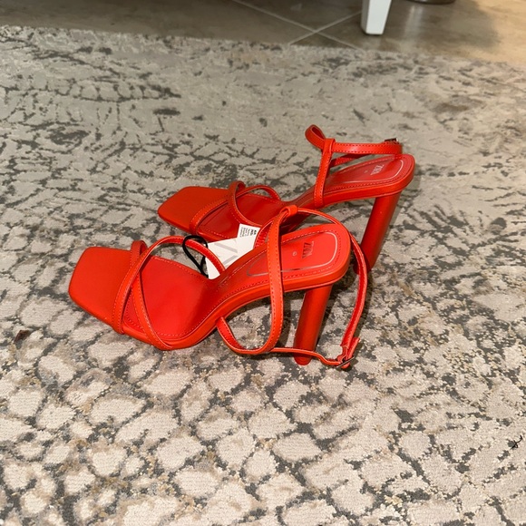 NWT Zara Heels - Picture 4 of 5